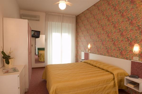 Hotel Igea Spiaggia ベラーリア・イジェア・マリーナ エクステリア 写真