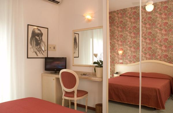 Hotel Igea Spiaggia ベラーリア・イジェア・マリーナ エクステリア 写真