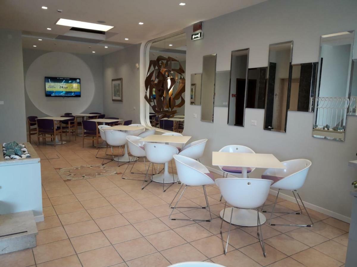 Hotel Igea Spiaggia ベラーリア・イジェア・マリーナ エクステリア 写真